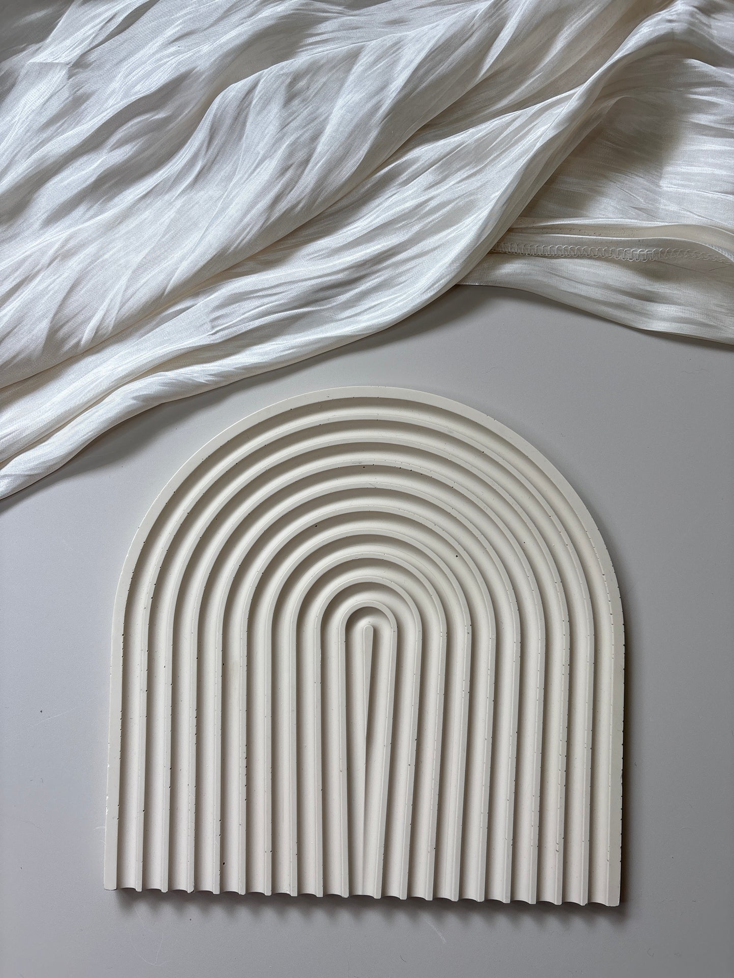 Beige Medium Arch Tray