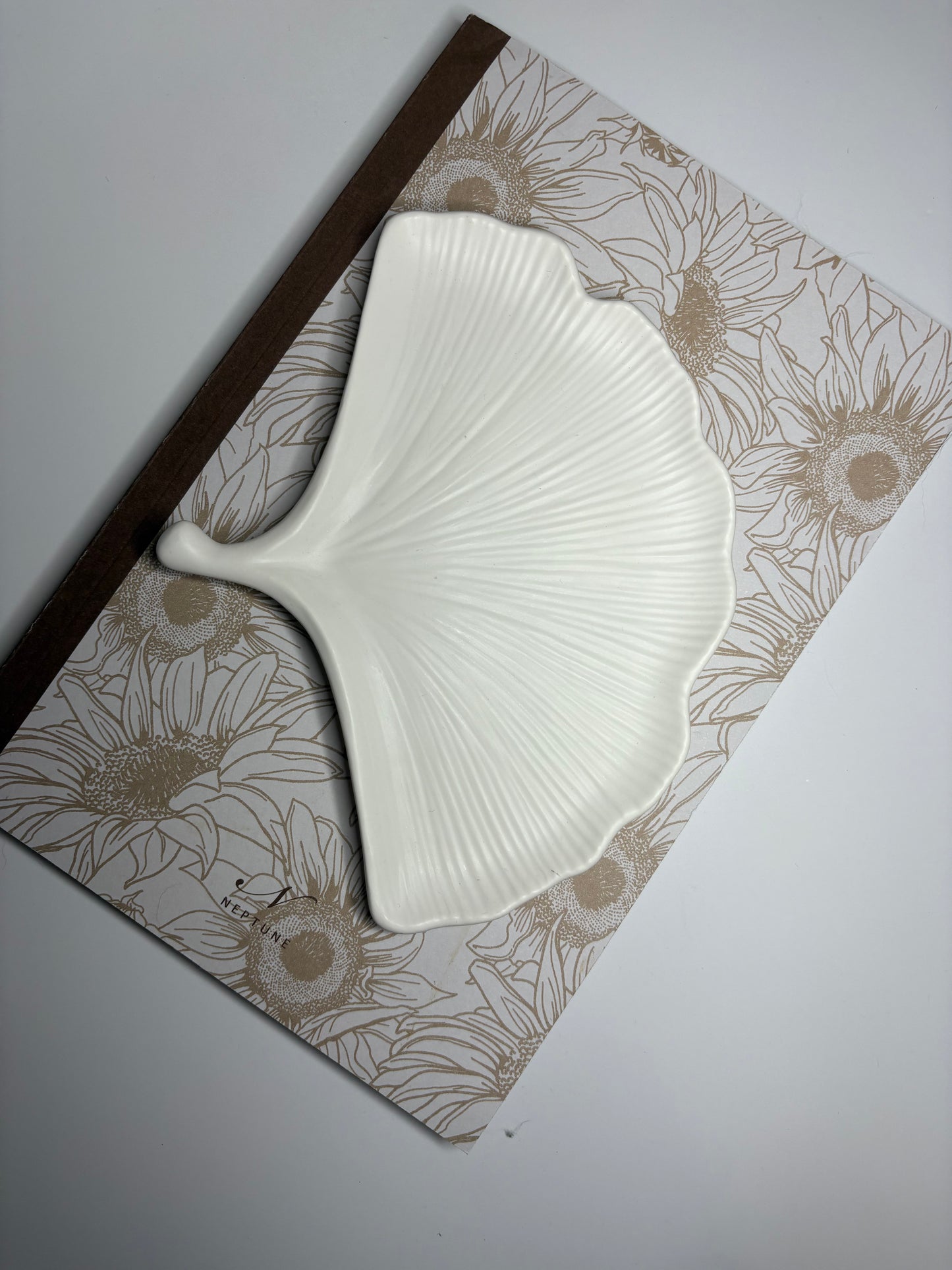 White Ginkgo Leaf Trinket Tray